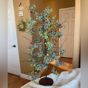 Victorian Frosted Holly & Berry Tree Decor, VTC Heirloom Collectible NWOT